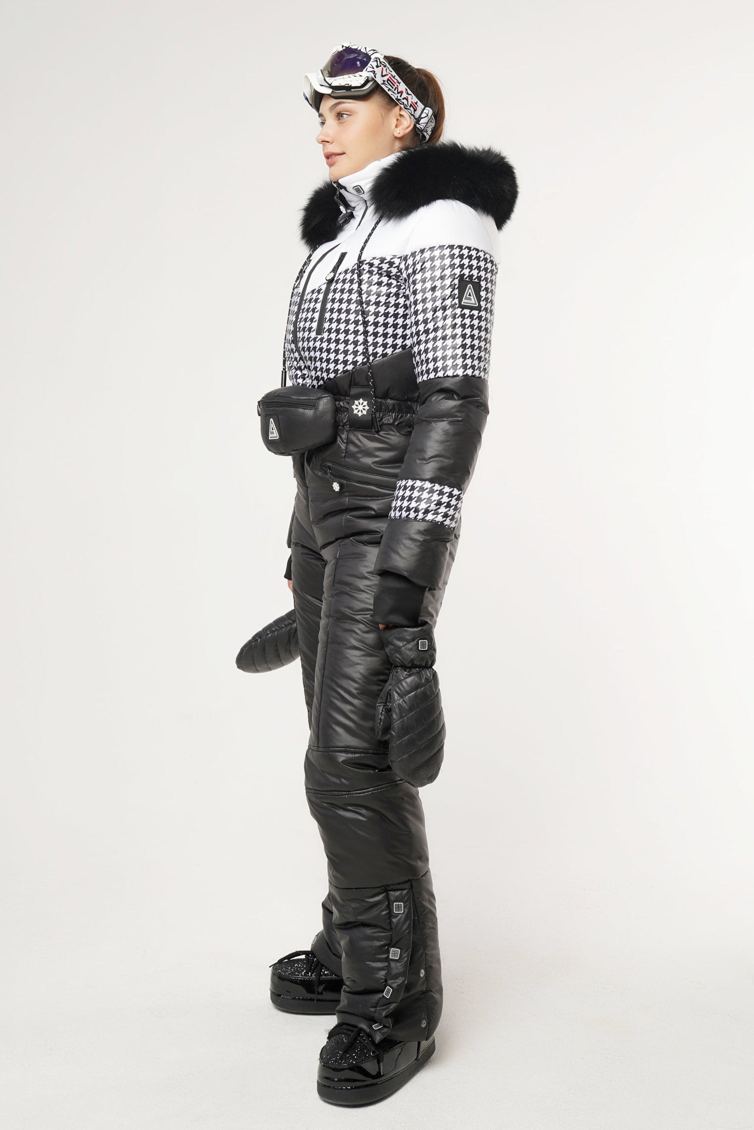 Зимовий комбінезон з сумкою та рукавицями А7 - Чорний
