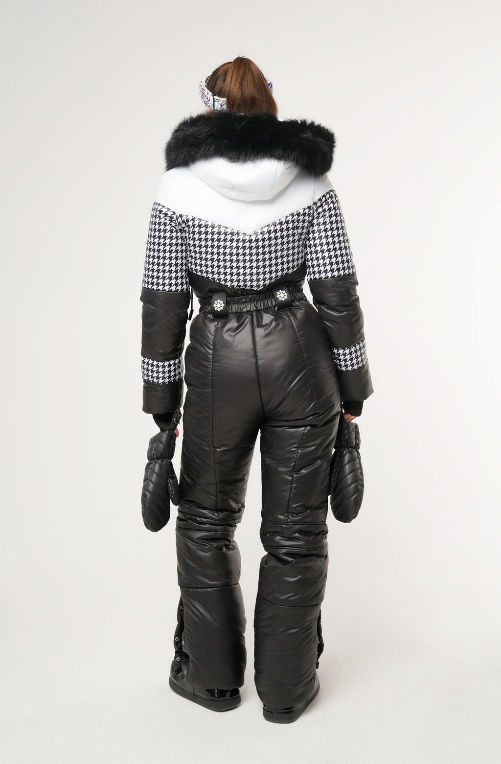 Зимовий комбінезон з сумкою та рукавицями А7 - Чорний